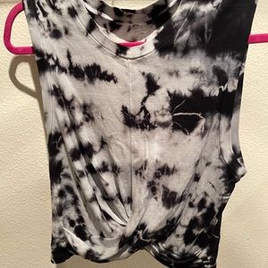New Year of Ours cropped workout tank size Large. NWOT.